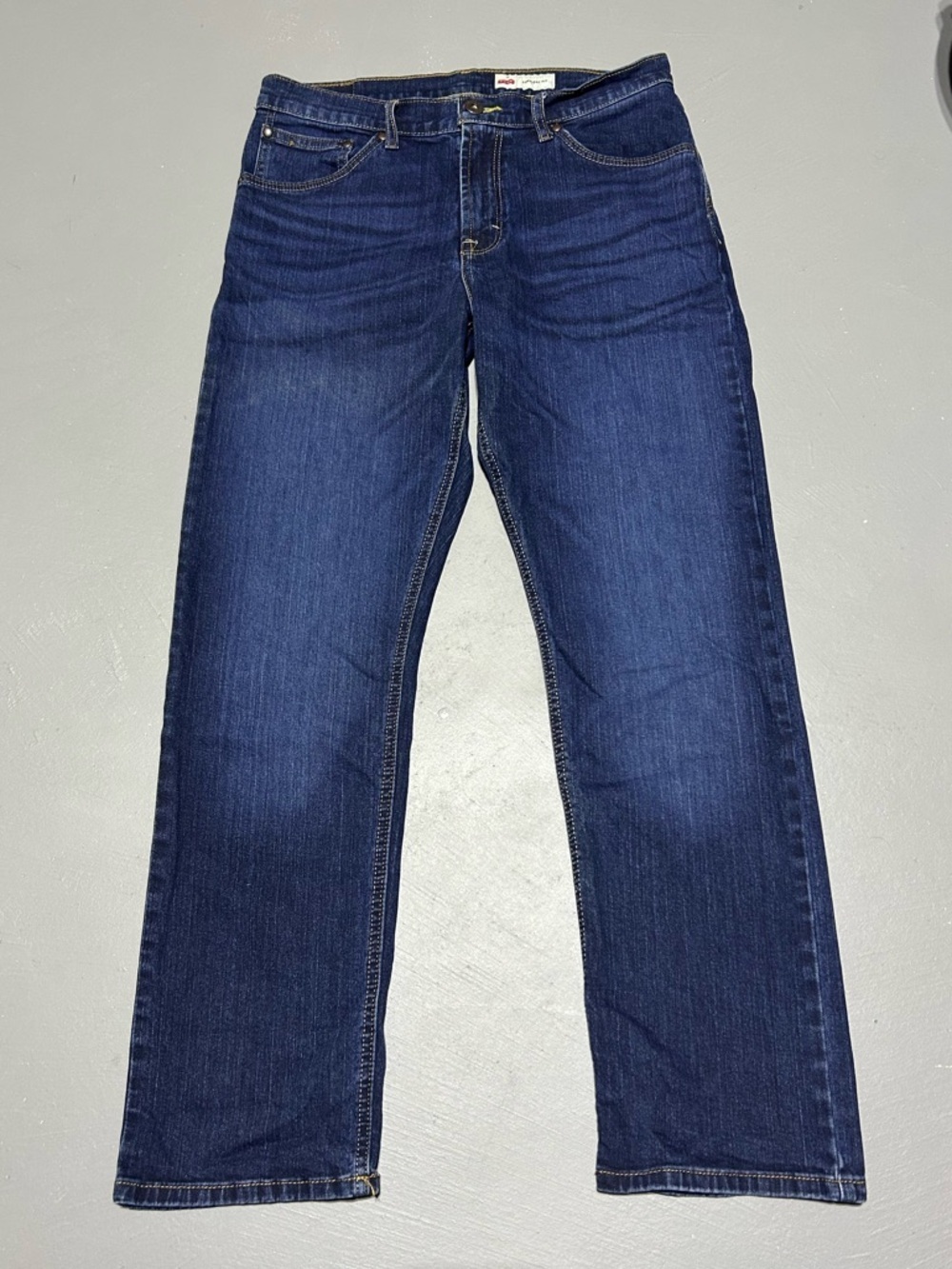 Wrangler Straight Fit Blue Jeans (Men’s 32 x 30)